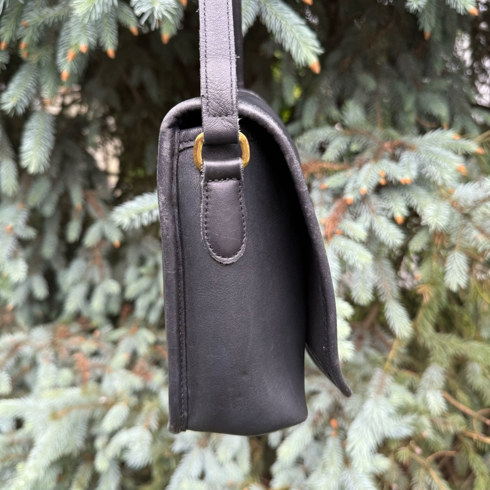 VINTAGE COACH Companion Flap Black 9076 Crossbody Turnlock Leather Shoulder Bag - Picture 4 of 8